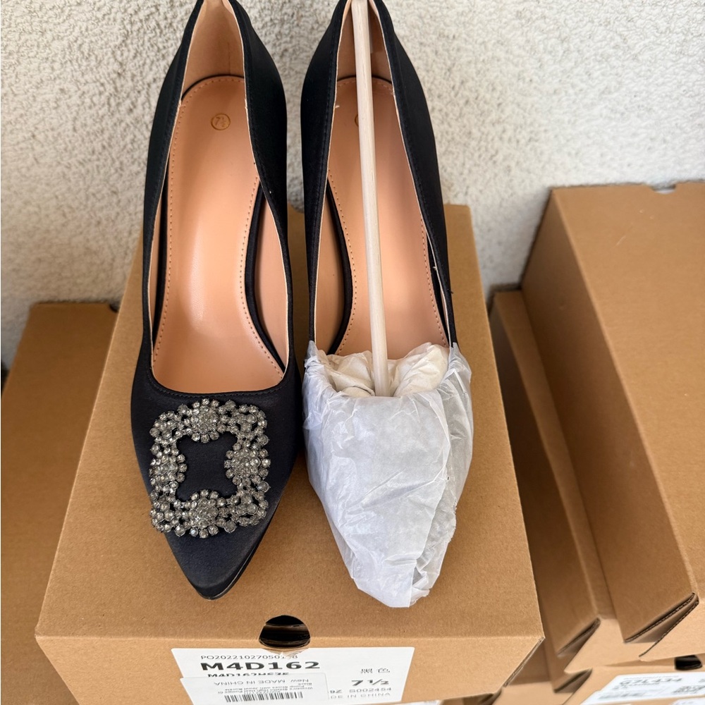 Black Embellished Pointed-Toe Pumps - Women